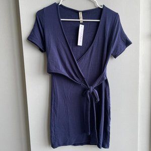 Hello MIZZ Navy Blue wrap front tie maternity/nursing top NWT